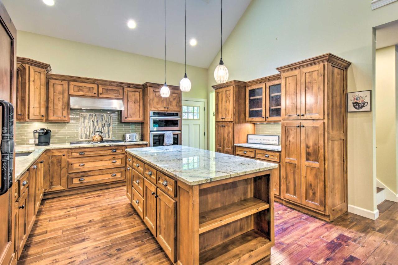 Cozy Riverside Dahlonega Home With Kayaks And Fire Pit Bagian luar foto